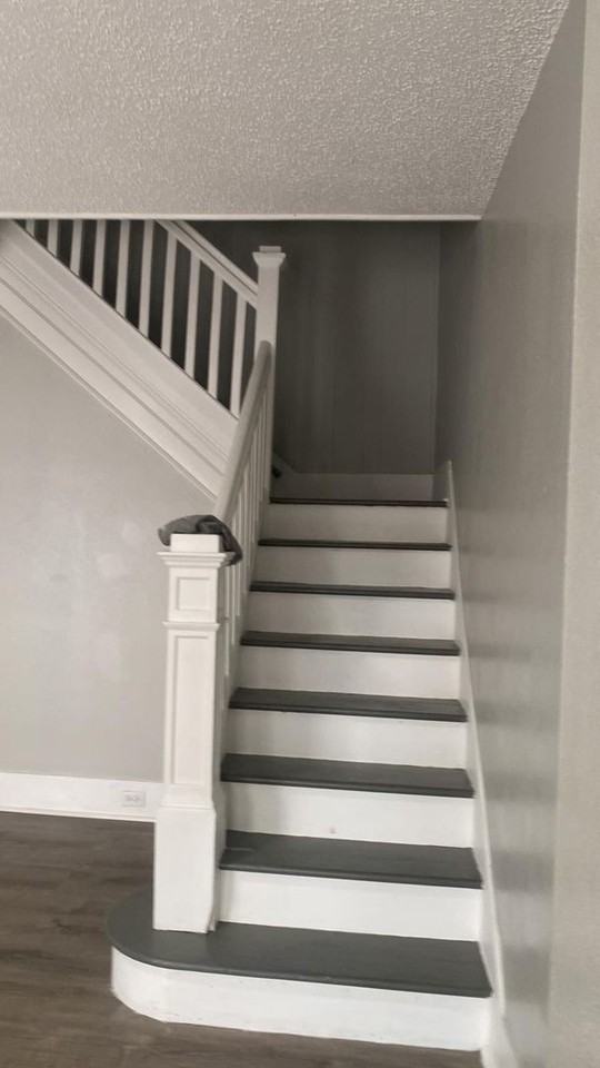 1249 Kenwood Ave - Photo 3 of 15