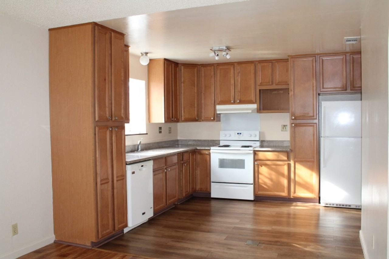 2733 Sargent Ave - Photo 2 of 19