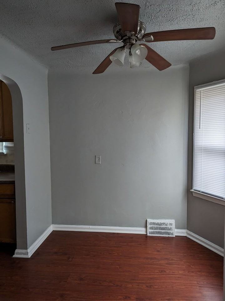 12648 Mettetal St - Photo 5 of 36