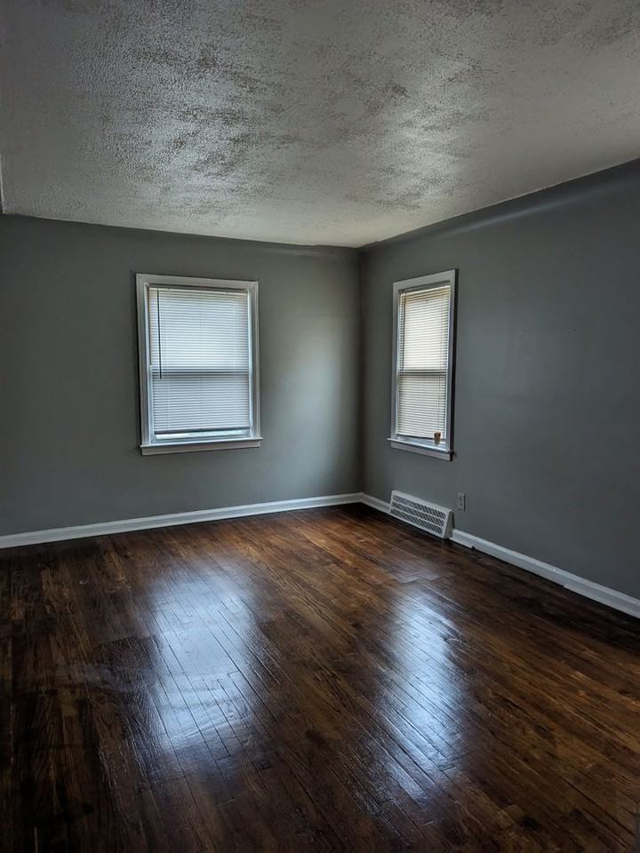 12648 Mettetal St - Photo 6 of 36