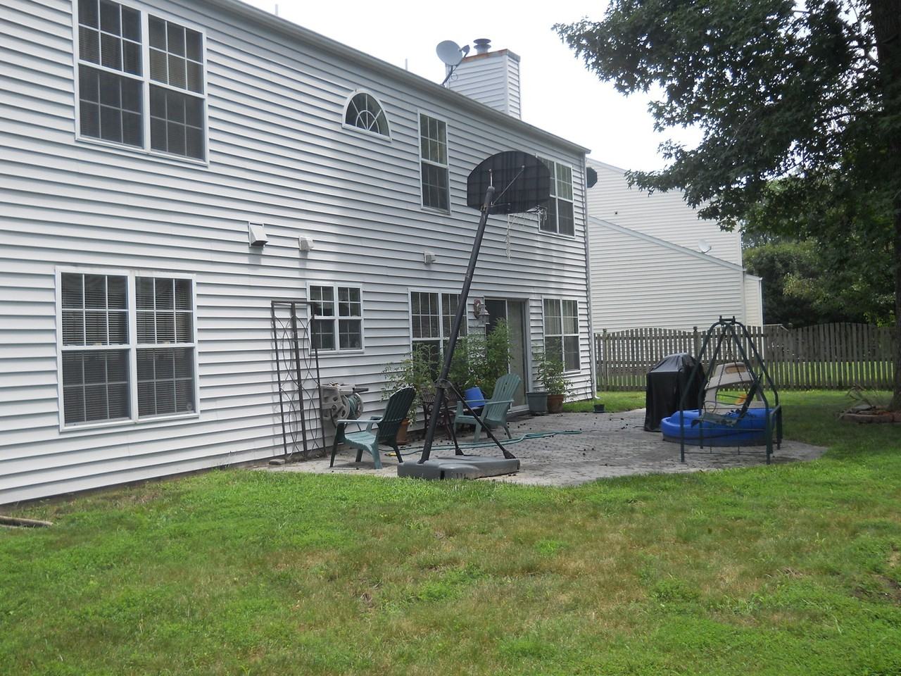 128 Hedgerow Ln - Photo 3 of 34