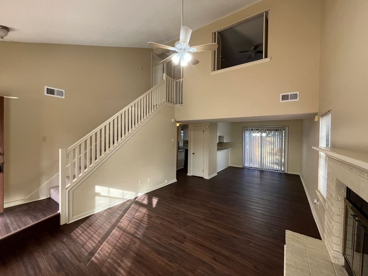 110 Holland Park Cir - Photo 2 of 16