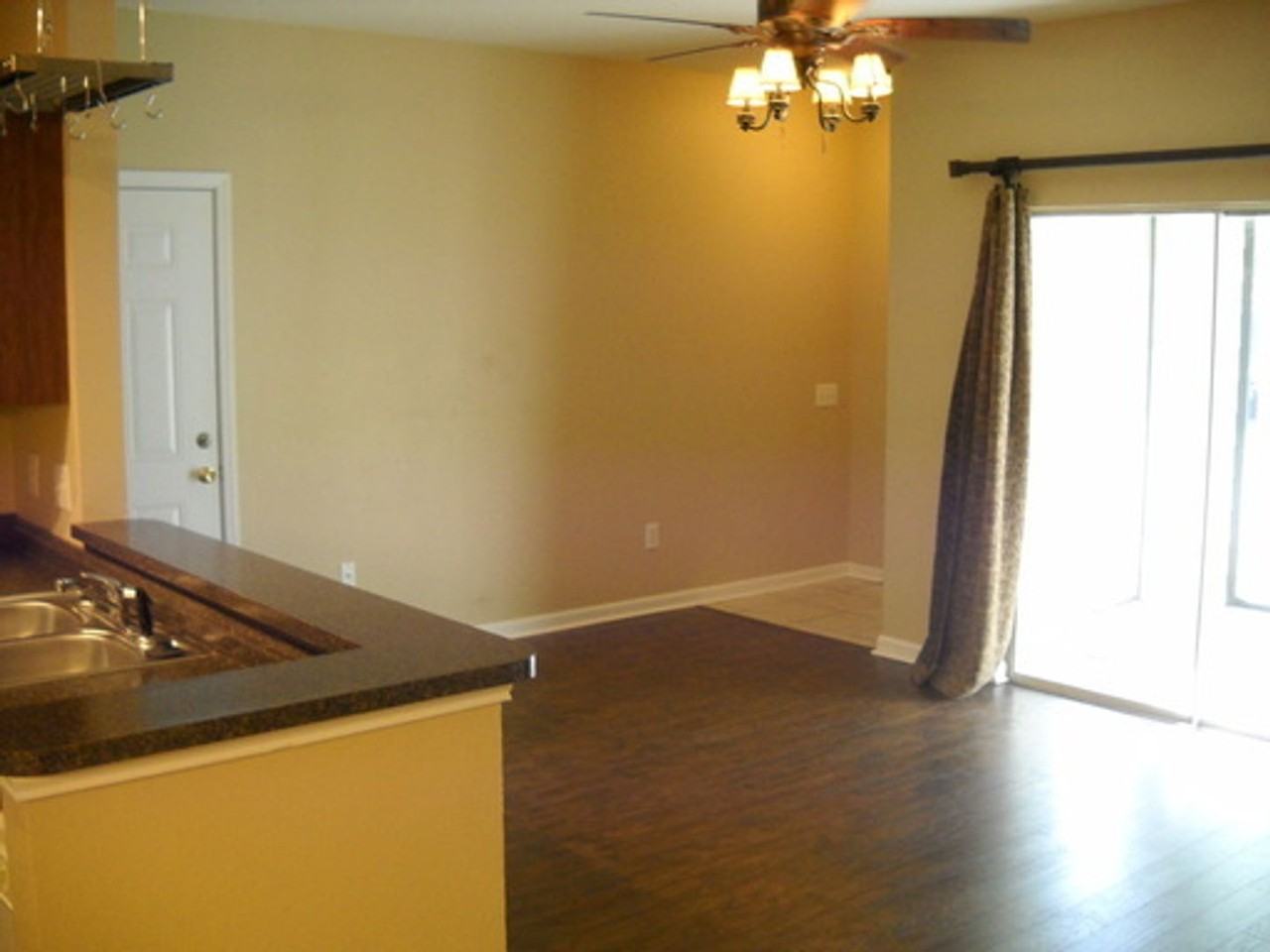 447 W Longleaf Dr - Photo 7 of 11