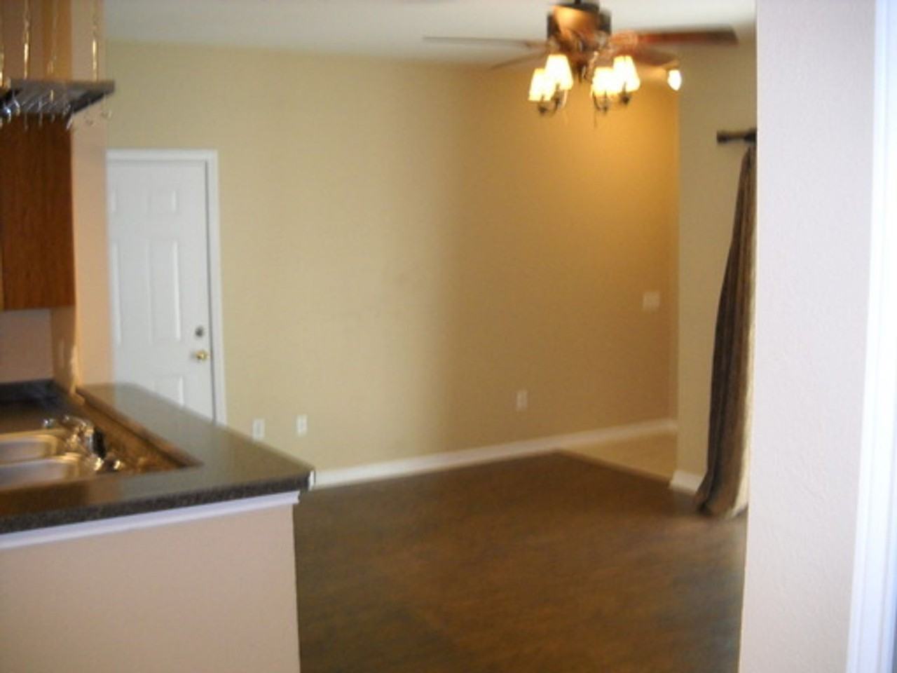 447 W Longleaf Dr - Photo 5 of 11