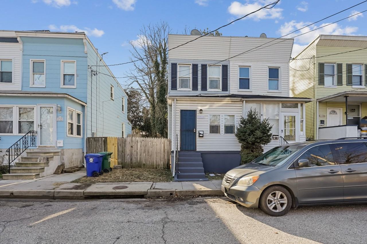 1710 Monterey St - Photo 2 of 14