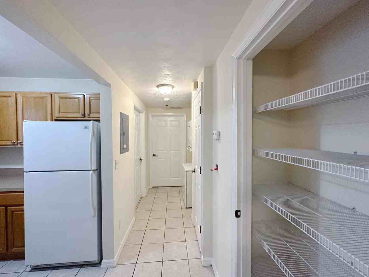 1123 Sw 5th Ave - Photo 4 of 10