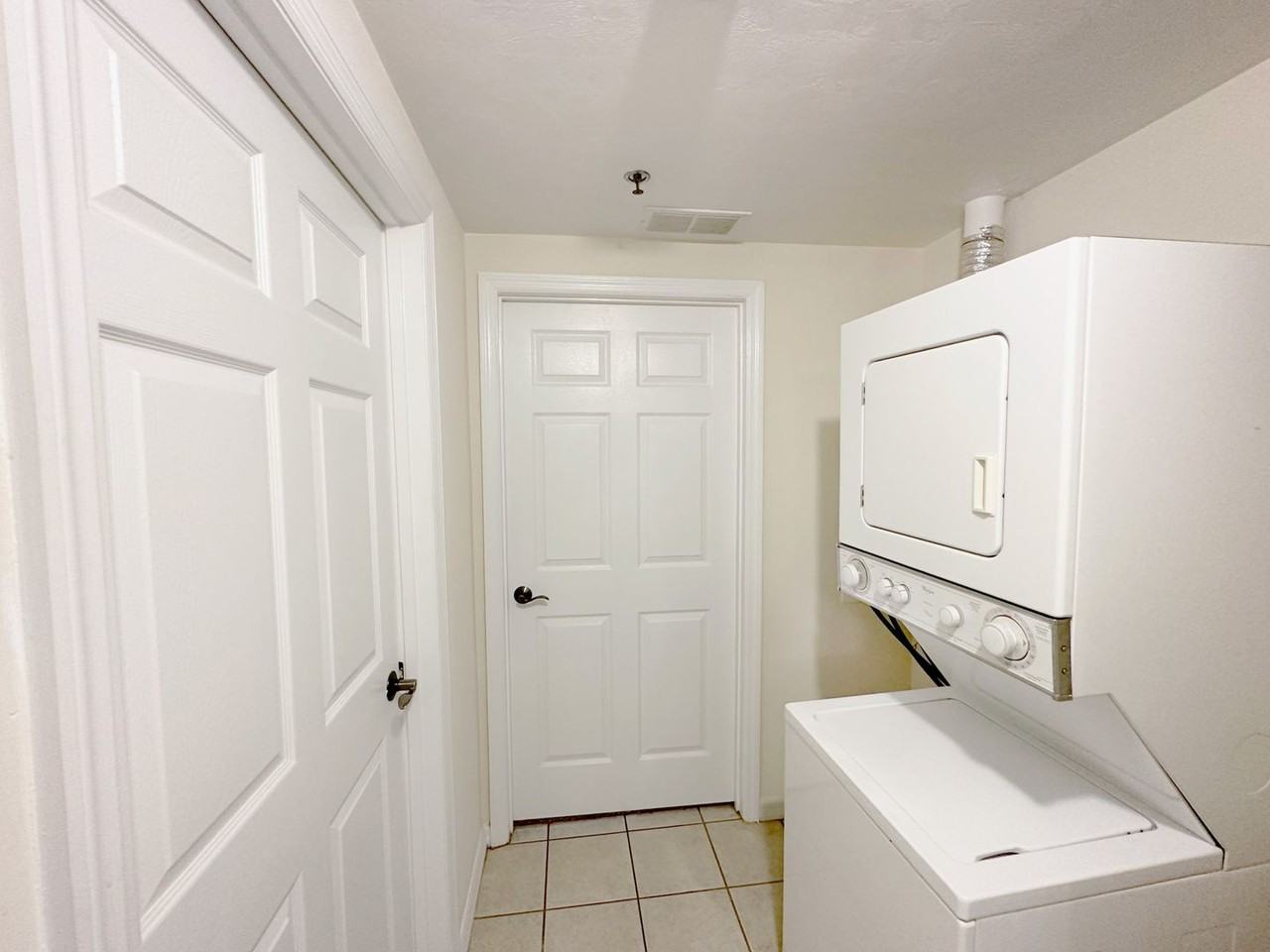 1123 Sw 5th Ave - Photo 7 of 10