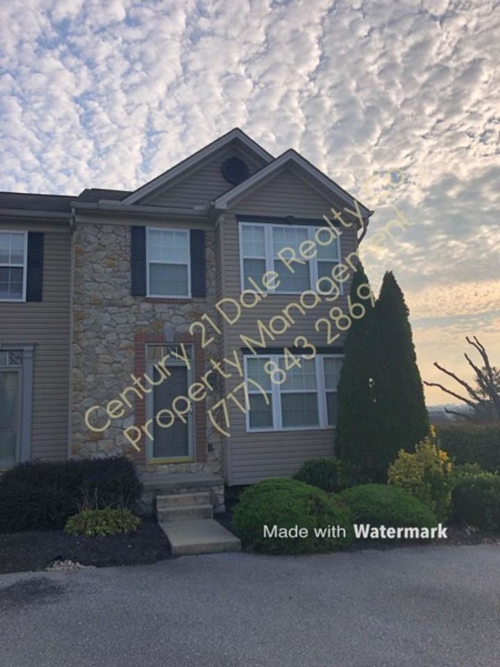 419 Royal Dr - Photo 2 of 24