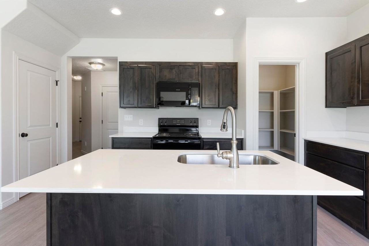 728 N Old Fort Dr - Photo 5 of 19