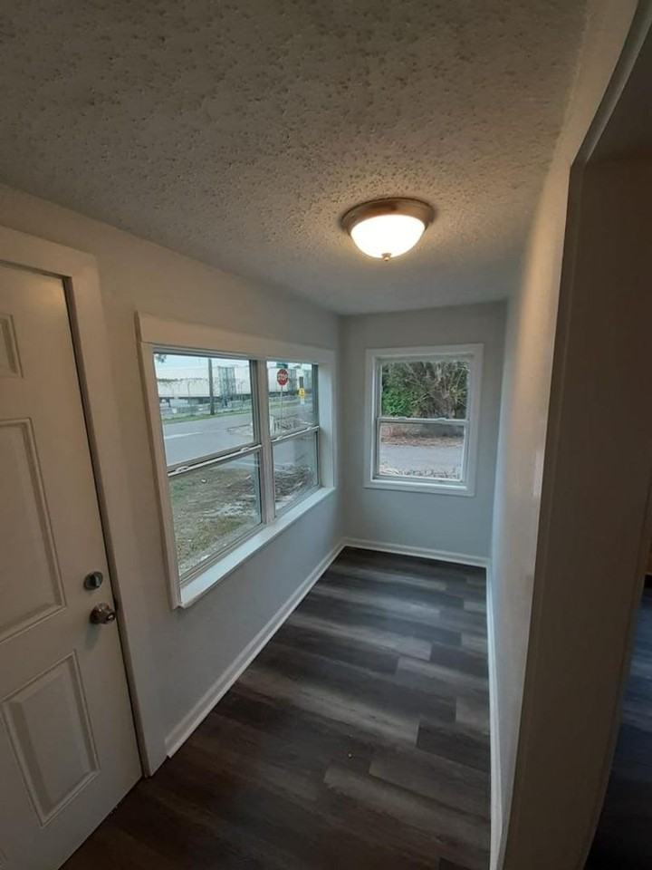 3004 Thelma St - Photo 3 of 20