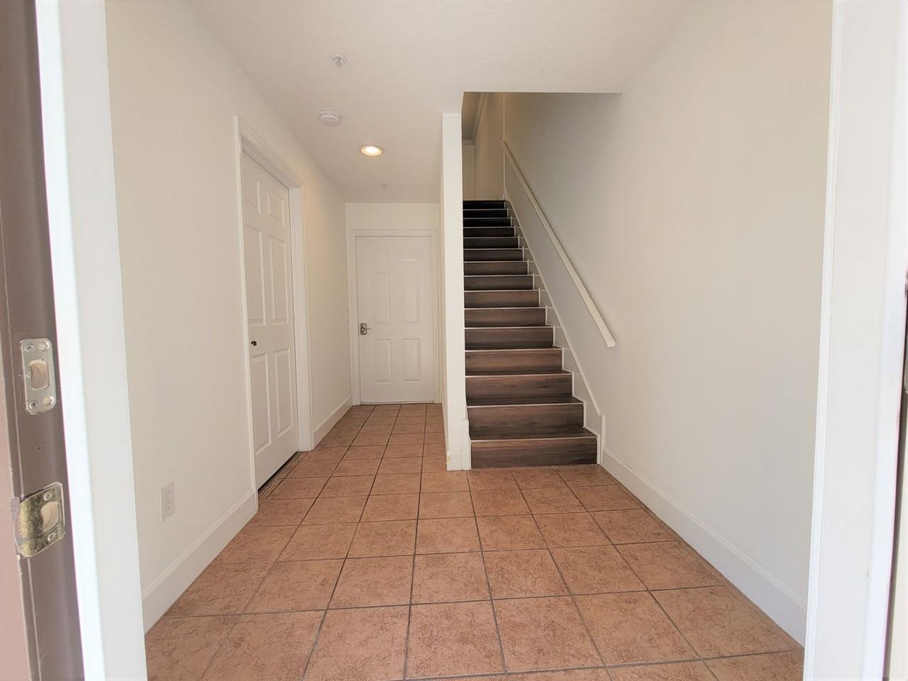 623 Casabella Cir - Photo 5 of 32