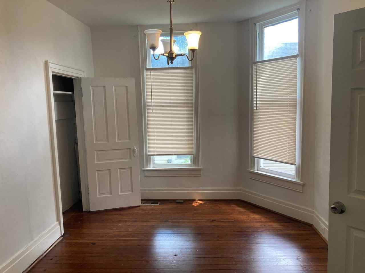 758 E Argyle Ave - Photo 3 of 11