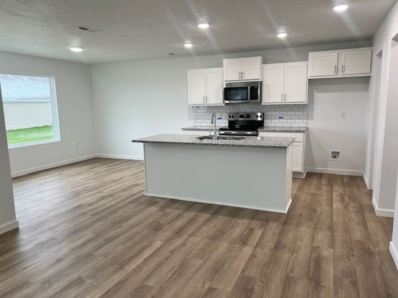 205 Big Horn Road - Photo 4 of 17