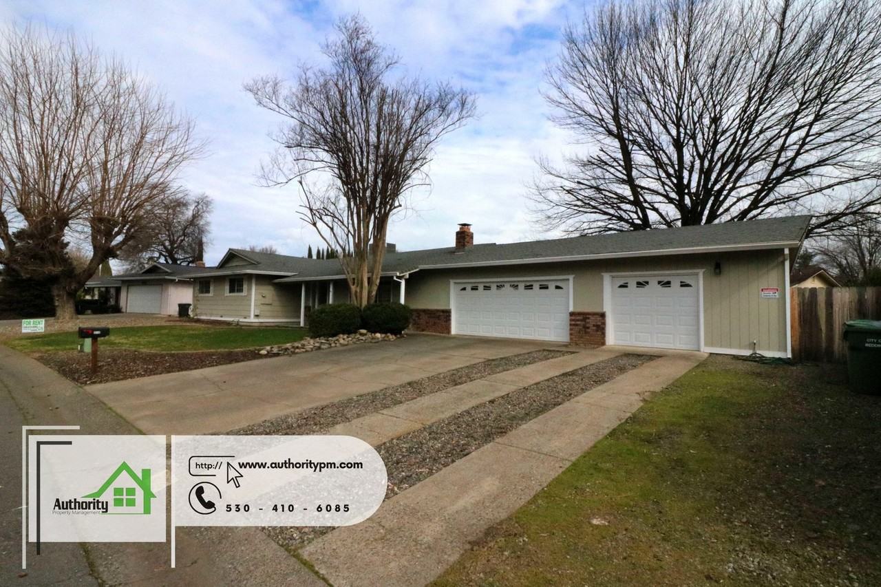 3710 Riverview Dr - Photo 3 of 31