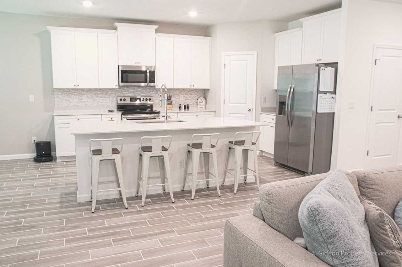 2258 Nw 89th Way - Photo 4 of 27