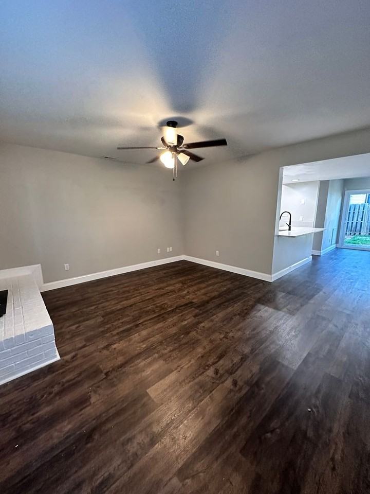 2335 Brookview Ct - Photo 3 of 23