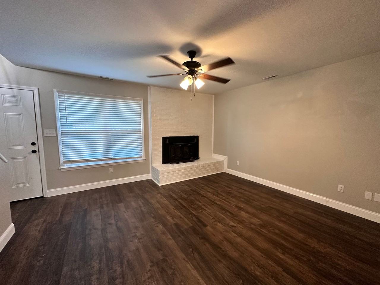 2335 Brookview Ct - Photo 4 of 23