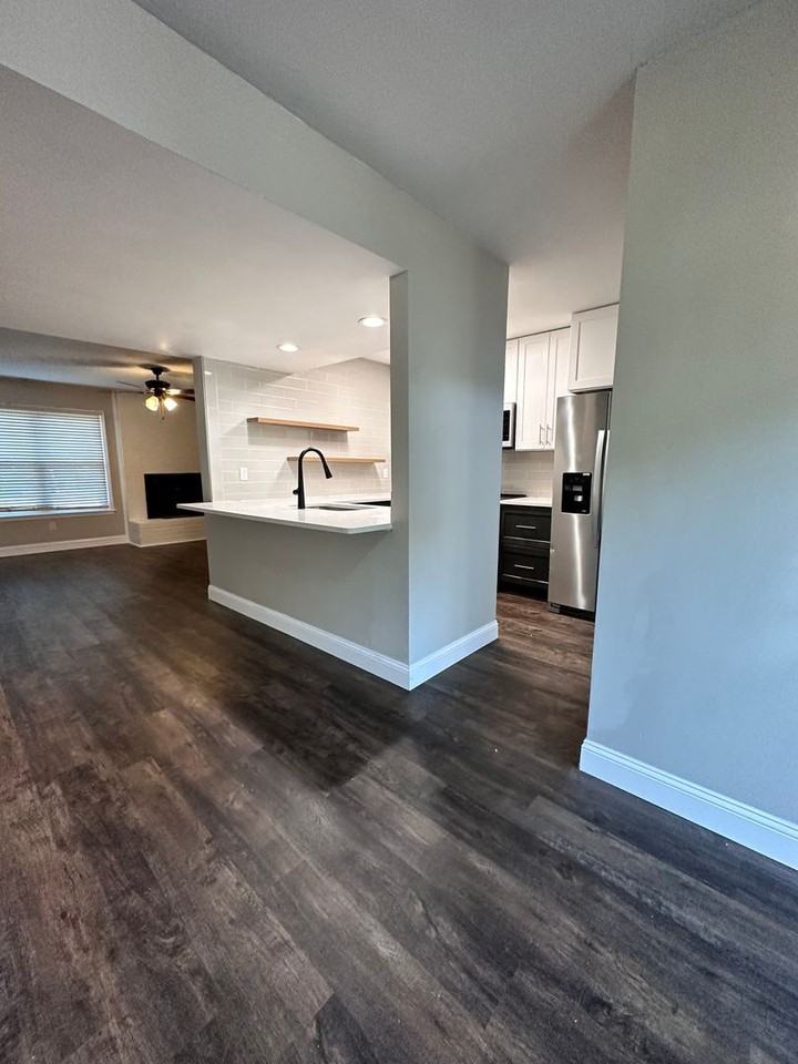 2335 Brookview Ct - Photo 7 of 23