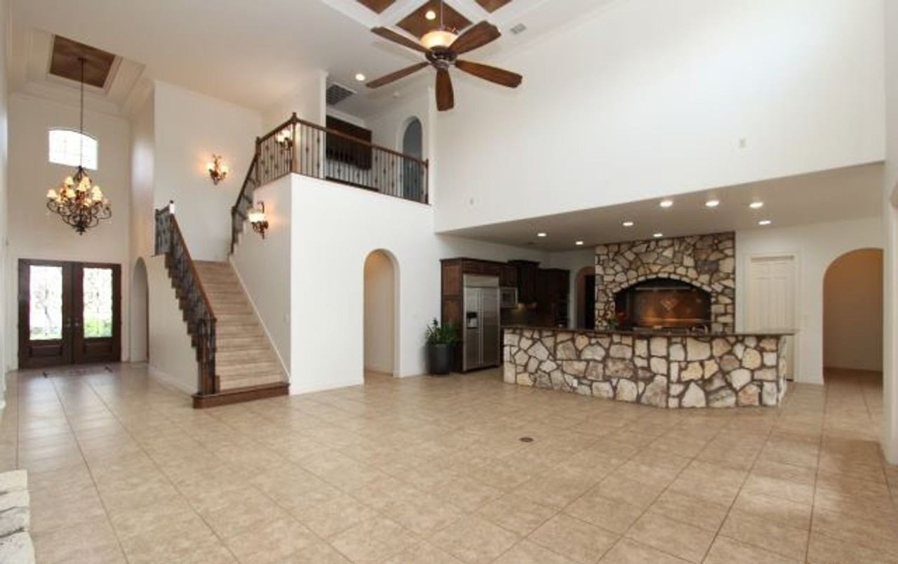 24402 Saddle Rock - Photo 3 of 19