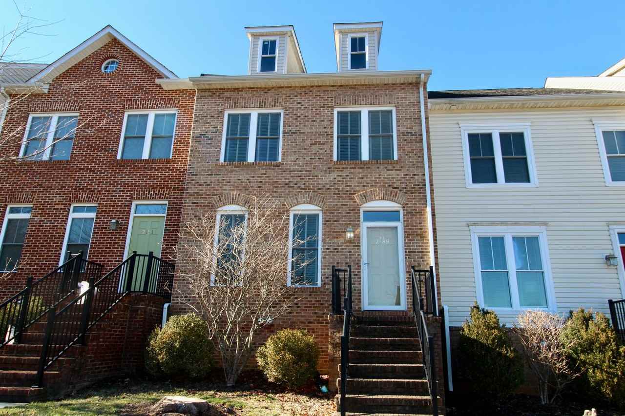 2189 Deyerle Ave - Photo 2 of 41