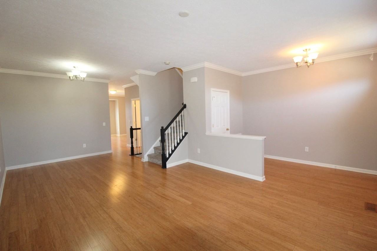 2189 Deyerle Ave - Photo 4 of 41