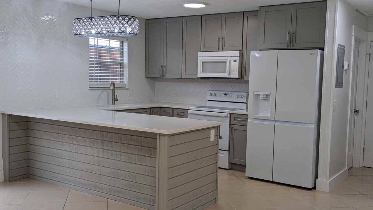 306 Petrel St - Photo 3 of 45