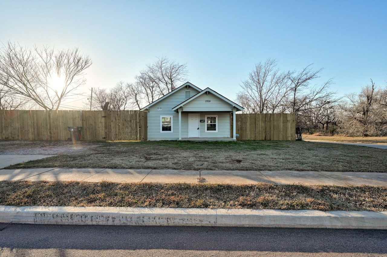 2709 N Fonshill Ave - Photo 3 of 27