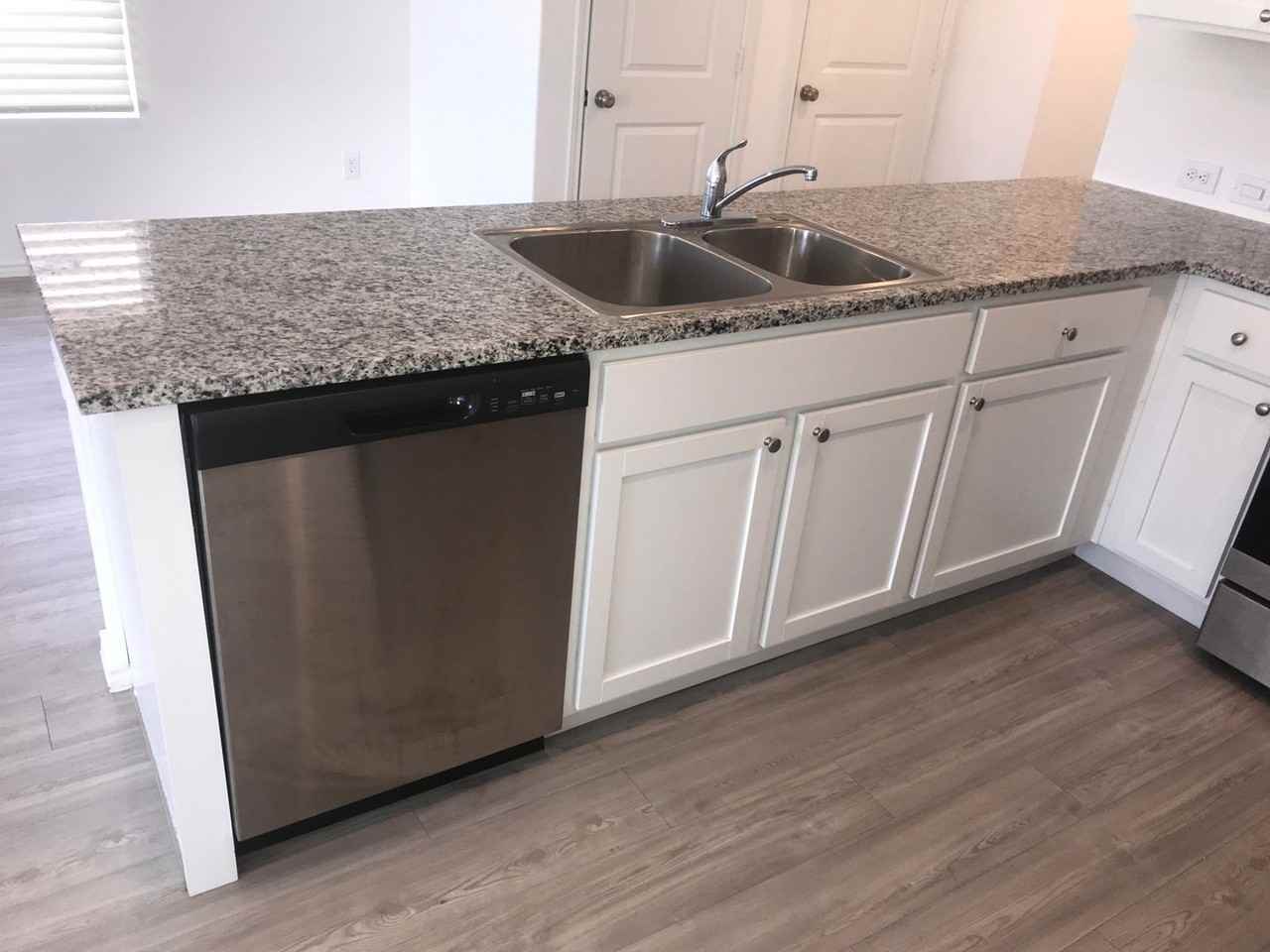 7410 Silos Rdg - Photo 7 of 22