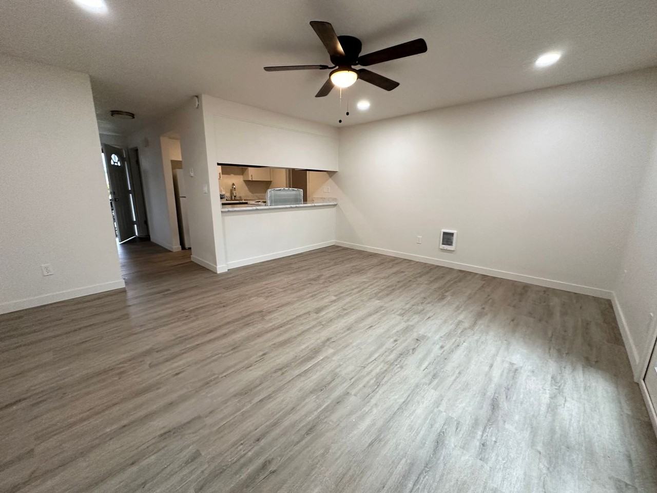 2795 N Clark Ct - Photo 6 of 21