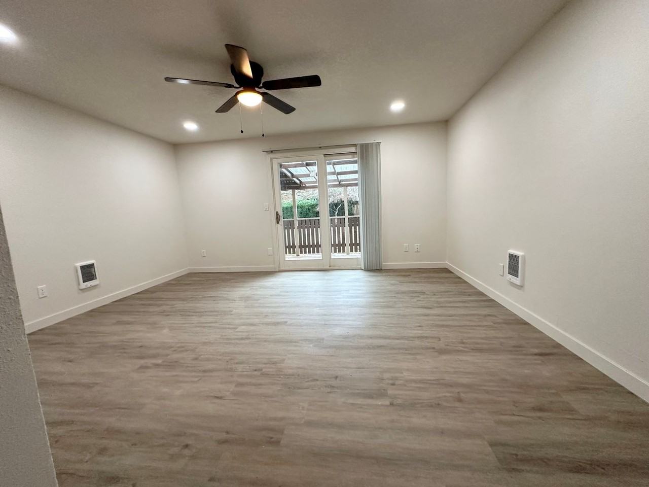 2795 N Clark Ct - Photo 7 of 21