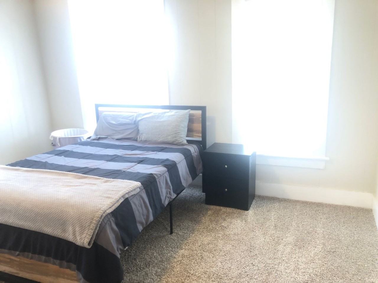 1002 N Center St - Photo 6 of 16