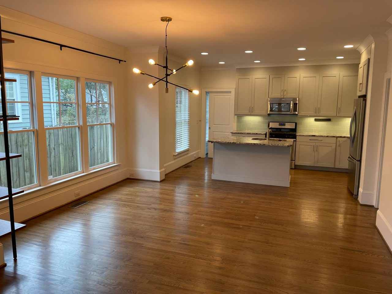 2321 Barry St - Photo 2 of 13