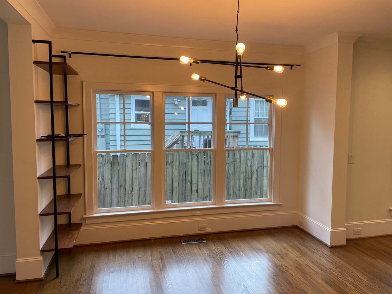 2321 Barry St - Photo 3 of 13