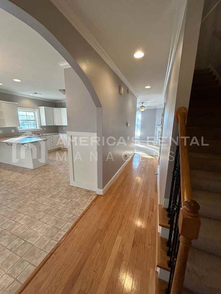 5775 Colony Ln - Photo 3 of 25