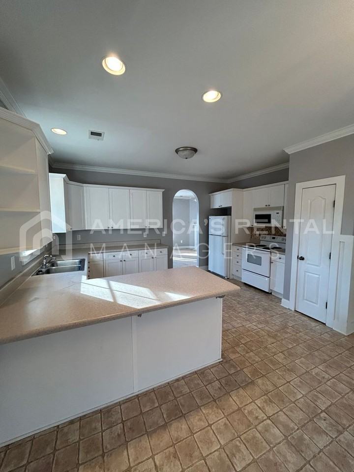 5775 Colony Ln - Photo 5 of 25