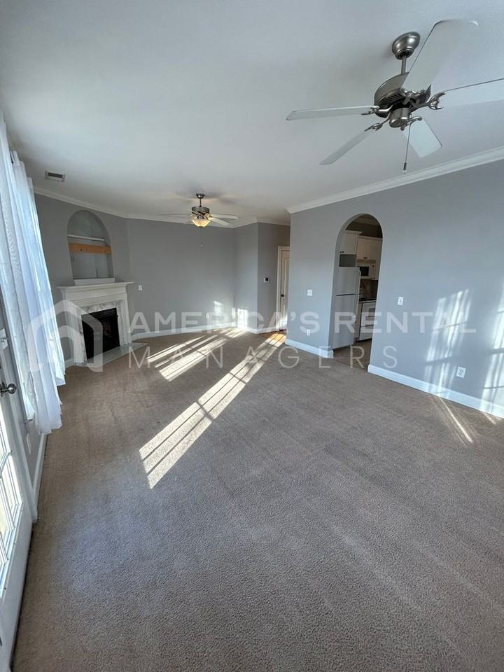 5775 Colony Ln - Photo 7 of 25