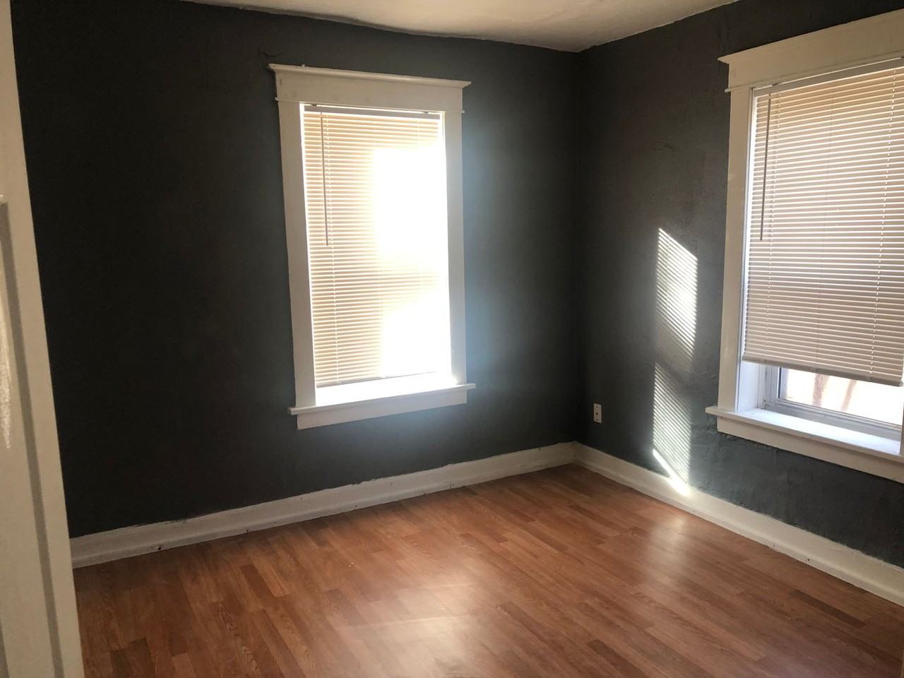 10139 Royal Dr - Photo 3 of 8