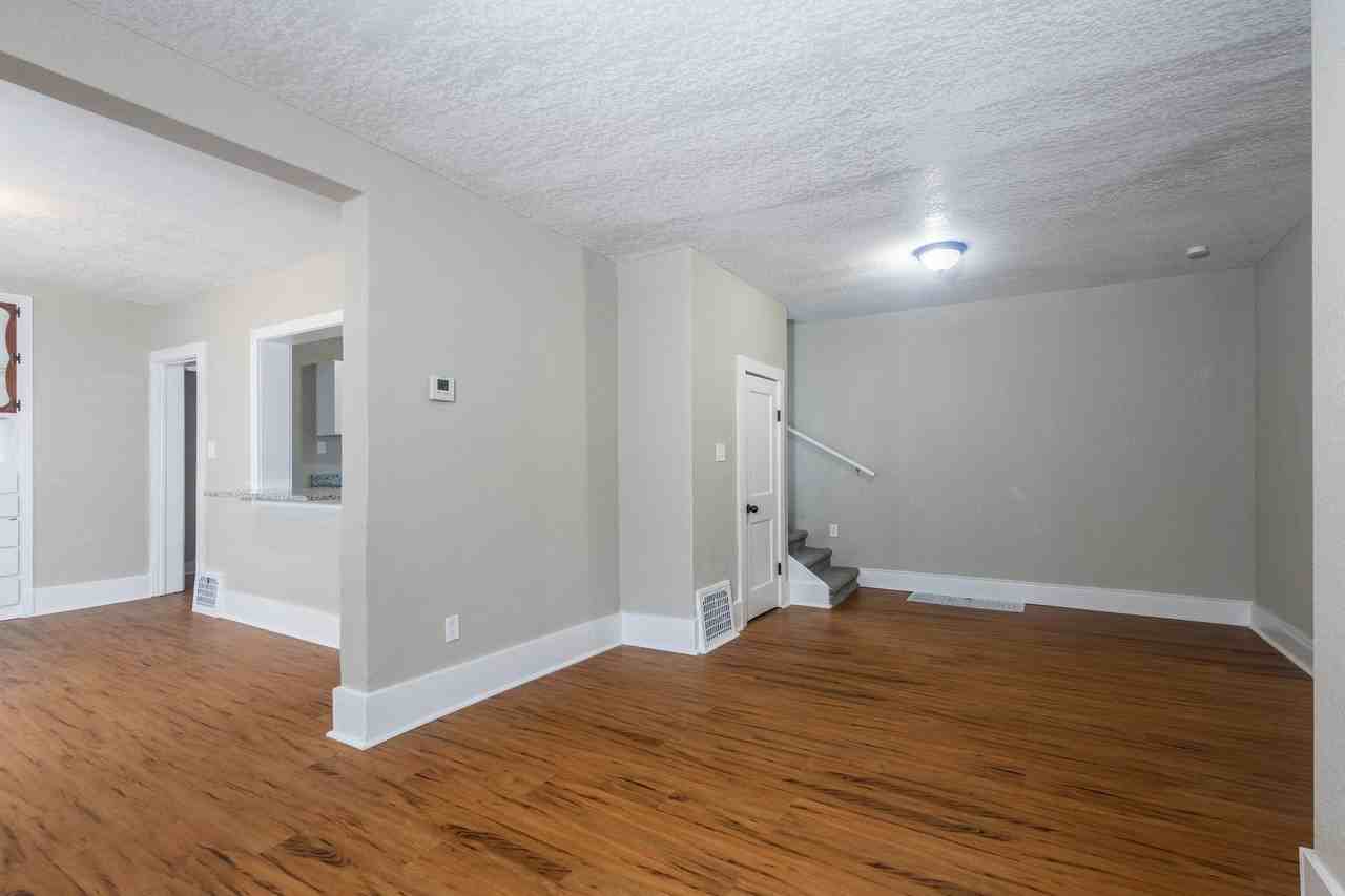 4234 Parker St - Photo 6 of 23