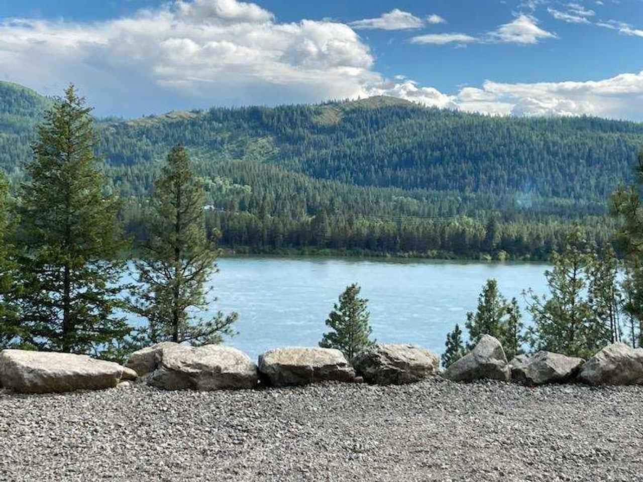 421 Pleasant Dr W - Photo 2 of 23