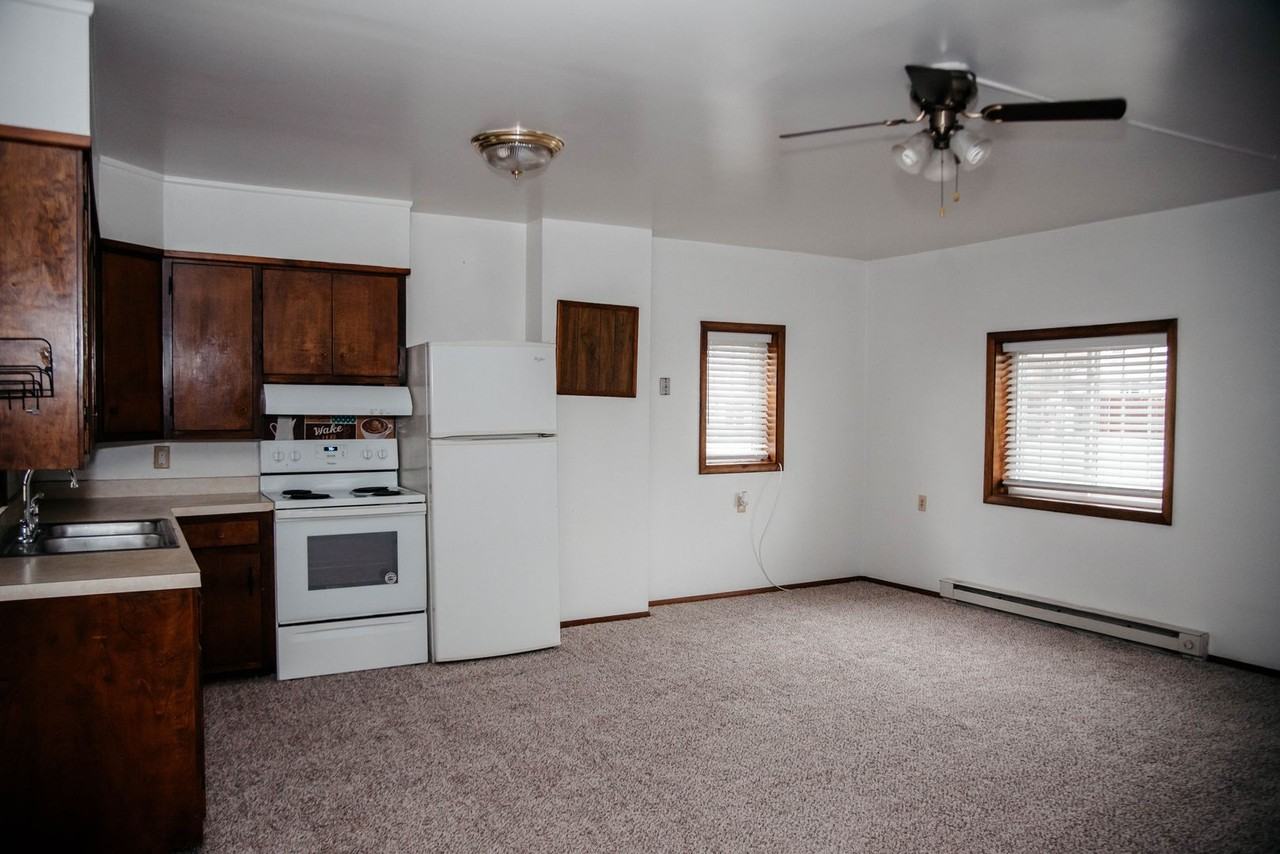 45 E Willow St - Photo 3 of 13