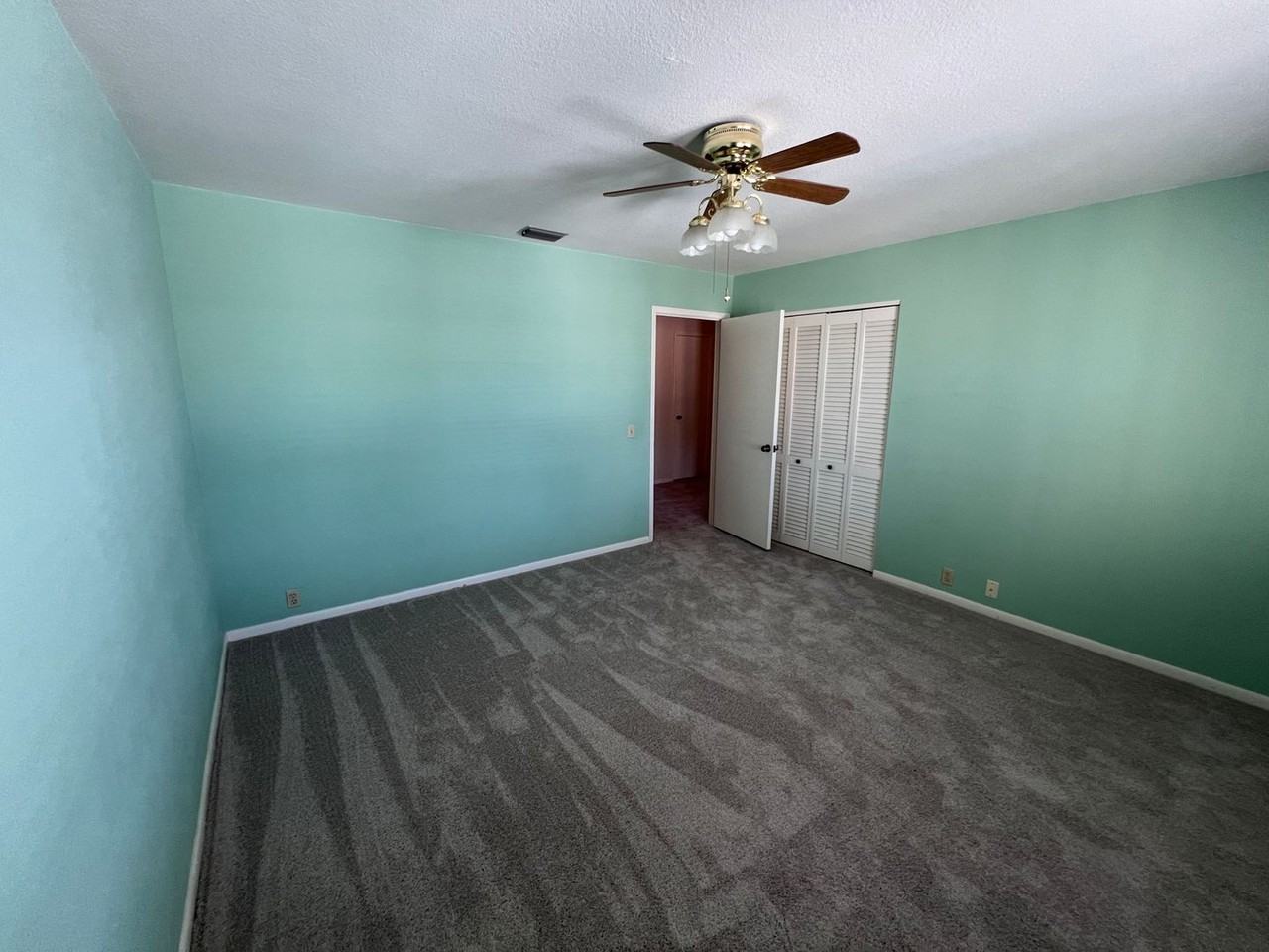 16 Rock Creek Dr #16 - Photo 3 of 18