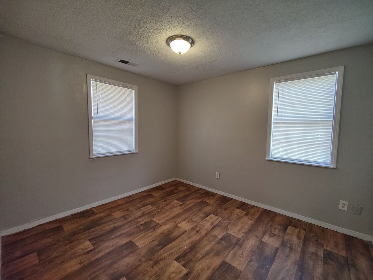 1771 Wildrose St - Photo 3 of 7