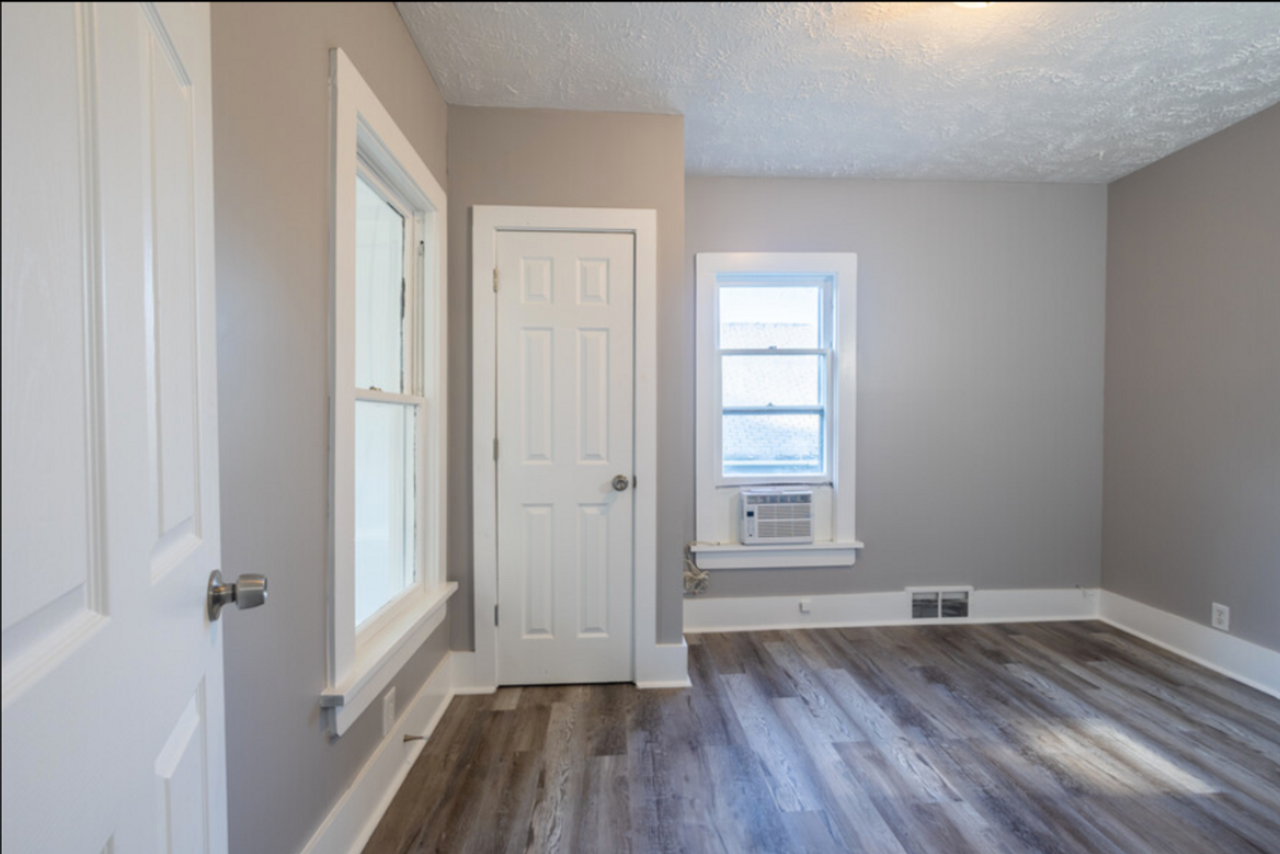 4921 N 34th Ave - Photo 7 of 21