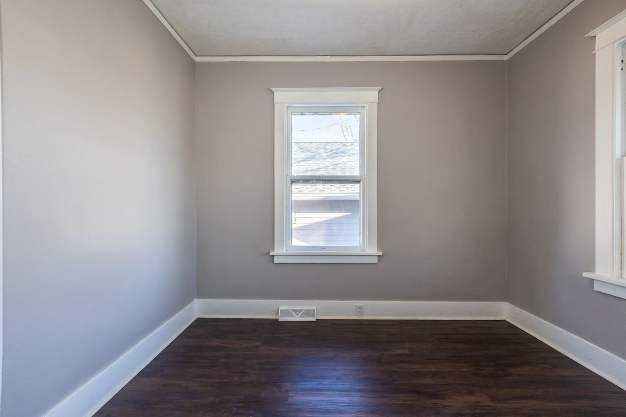 4011 Saratoga St - Photo 4 of 15