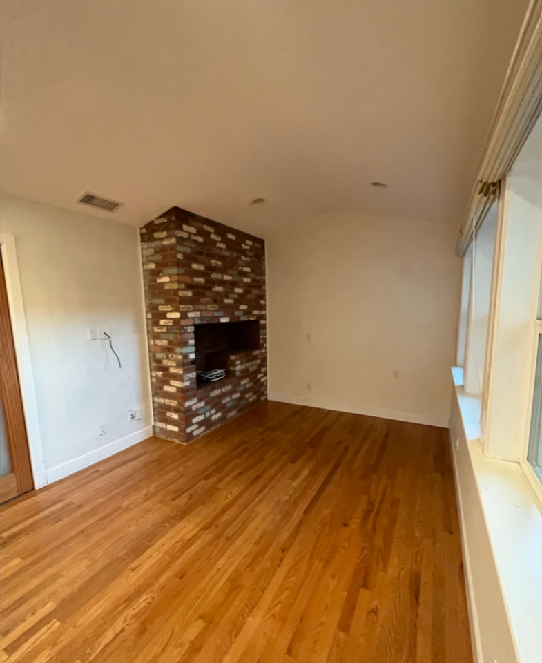 5680 Madra Ave - Photo 2 of 20