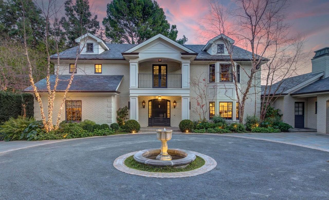 7171 Chelan Way - Photo 2 of 32