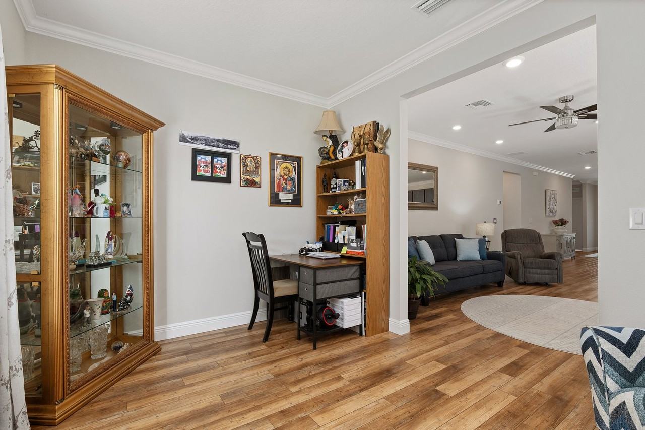 24608 Nw 7th Ln - Photo 5 of 12