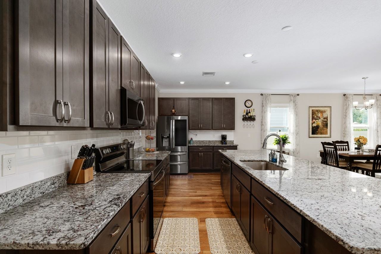 24608 Nw 7th Ln - Photo 7 of 12