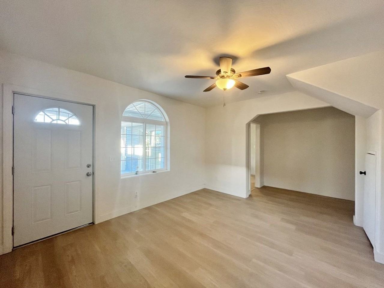 3965 Newton Ave - Photo 2 of 10