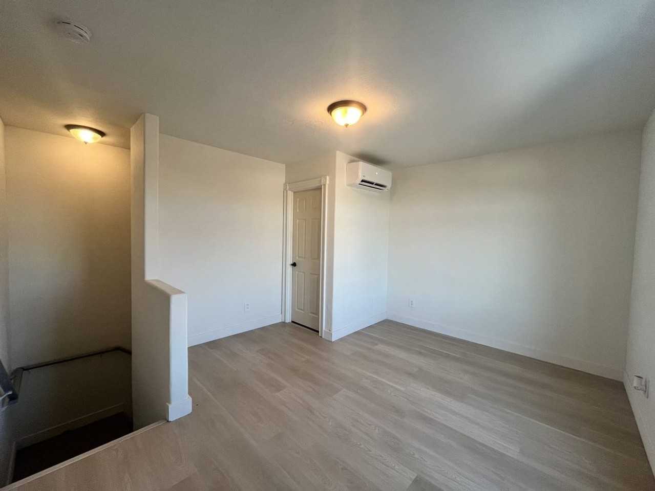 3965 Newton Ave - Photo 5 of 10